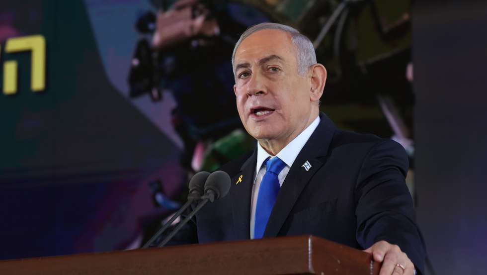 epa11686665 Israeli Prime Minister Benjamin Netanyahu speaks during a ceremony  marking the Hebrew calendar's one-year anniversary of the Hamas attack that sparked the ongoing war in Gaza, at the Mount Herzl military cemetery in Jerusalem, 27 October 2024. More than 42,900 Palestinians and over 1,400 Israelis have been killed, according to the Palestinian Health Ministry and the Israel Defense Forces (IDF), since Hamas militants launched an attack against Israel from the Gaza Strip on 07 October 2023, and the Israeli operations in Gaza and the West Bank which followed it.  EPA/GIL COHEN-MAGEN / POOL