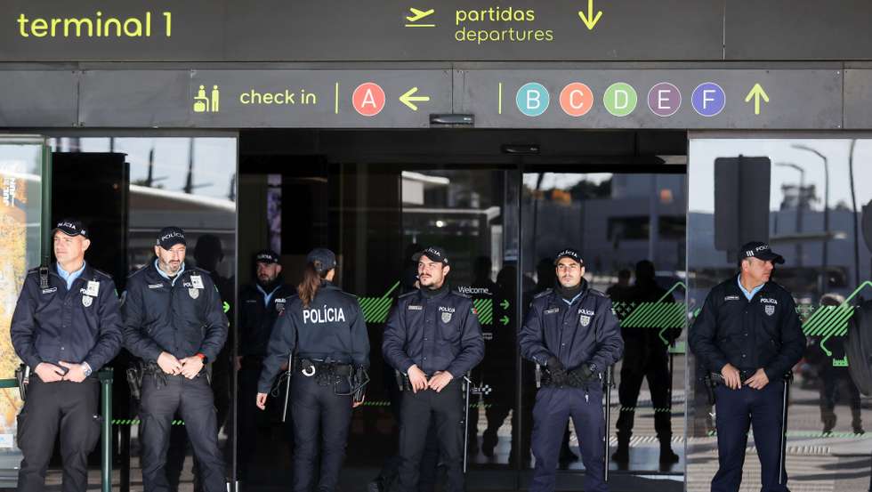 Polícias da PSP no Aeroporto Humberto Delgado