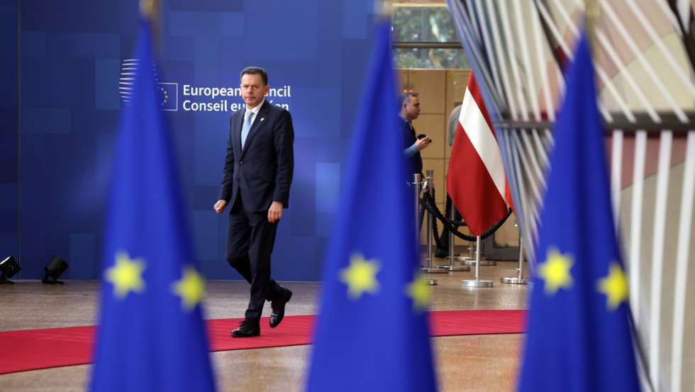epa12600343 Portugal’s Prime Minister Luis Montenegro attends the EU Council Summit in Brussels, Belgium, 18 December 2025. EU leaders are meeting to discuss the latest developments in Ukraine, the EU's next multiannual financial framework, the EU enlargement process, and the geoeconomic situation in the European Union.  EPA/OLIVIER MATTHYS