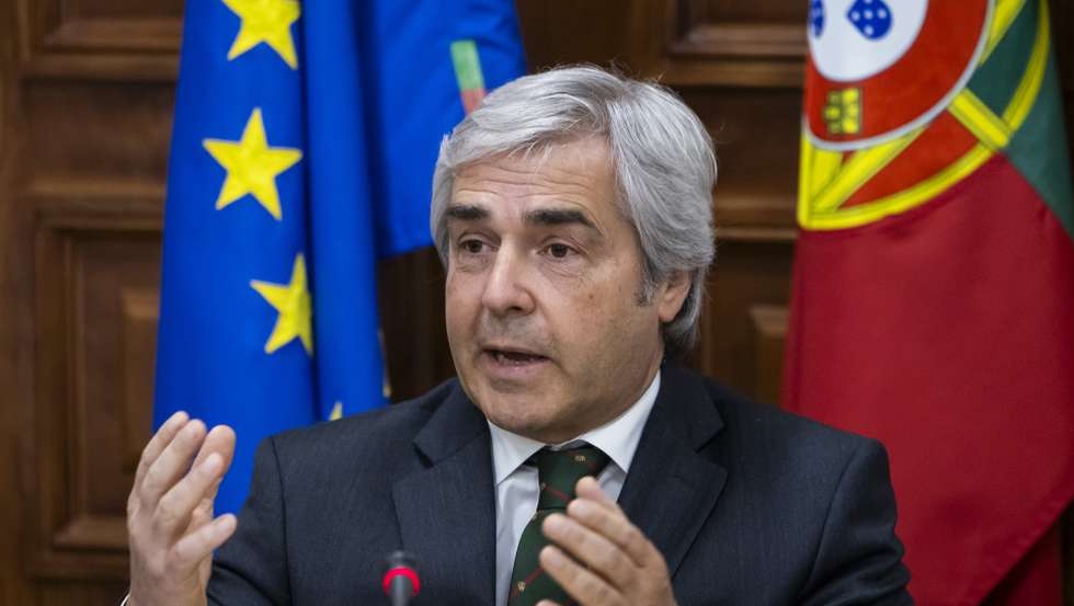 O ministro da Defesa Nacional, Nuno Melo, usa da palavra durante a sua audição na Comissão de Defesa Nacional, na Assembleia da República, em Lisboa, 14 de abril de 2026 .JOSÉ SENA GOULÃO/LUSA