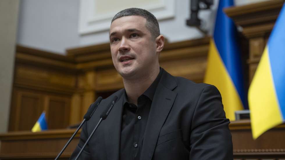 epa12648612 Ukraine's newly appointed Defense Minister Mykhailo Fedorov delivers a speech during a parliamentary session in Kyiv, Ukraine, 14 January 2026, amid the Russian invasion. The Verkhovna Rada, Ukraine's parliament, confirmed Fedorov's appointment following his resignation as First Deputy Prime Minister and Minister of Digital Transformation.  EPA/ANDRII NESTERENKO