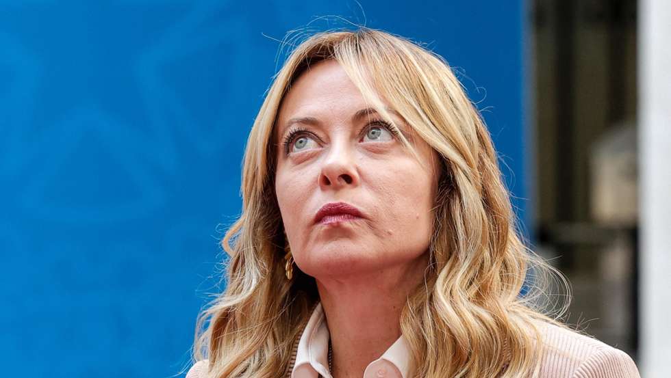 epaselect epa12706567 Italy's Prime Minister Giorgia Meloni waits for the arrival of Chile's President-elect Jose Antonio Kast for a meeting at the Chigi Palace in Rome, Italy, 05 February 2026.  EPA/GIUSEPPE LAMI