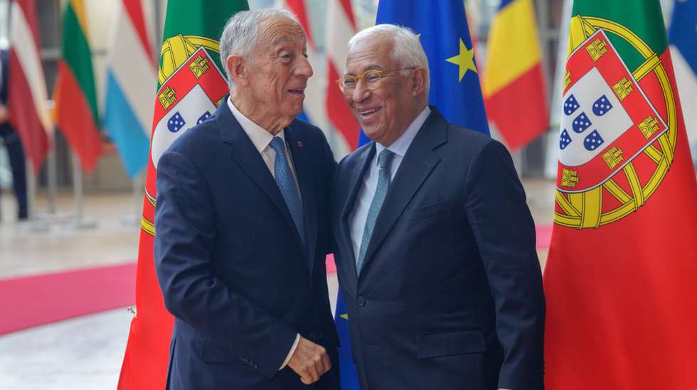 epa12781529 European Council President Antonio Costa (R) welcomes Portugal’s President Marcelo Rebelo de Sousa during his visit to the European institutions in the European Council in Brussels, Belgium, 27 February 2026.  EPA/OLIVIER MATTHYS