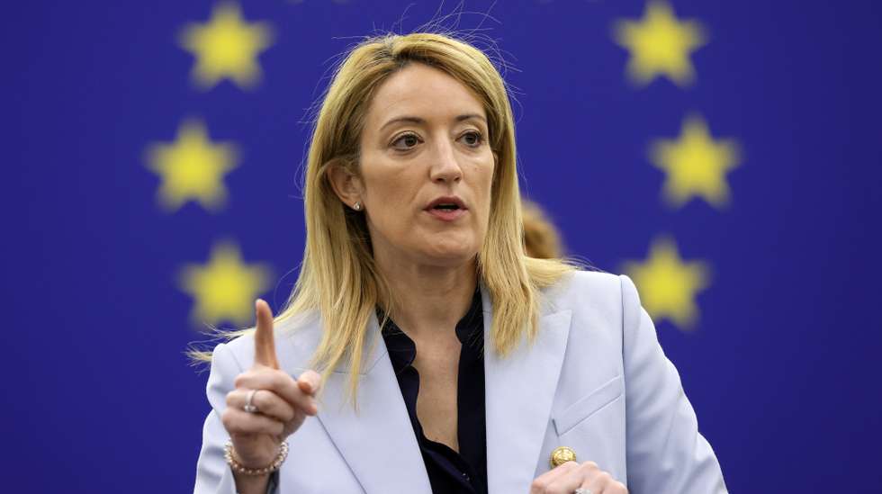 epa09873183 President of the European Parliament Roberta Metsola arrives before a debate at the European Parliament in Strasbourg, France, 06 April 2022.  The European Parliament on 06 April will review the results of the European Council held on 24 and 25 March, focusing on the latest developments of the war in Ukraine and the EU sanctions against Russia.  EPA/RONALD WITTEK