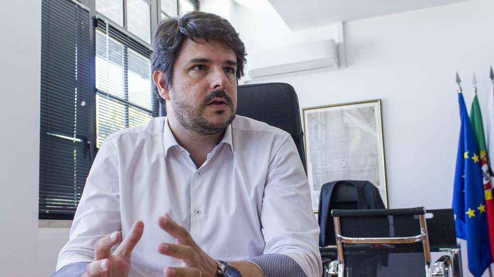 Luís Newton reiterou ainda que nas decisões tomadas enquanto autarca da Estrela pesaram apenas o "interesse público daquela comunidade", tendo sido assegurado o respeito por "procedimentos e critérios exclusivamente legais"