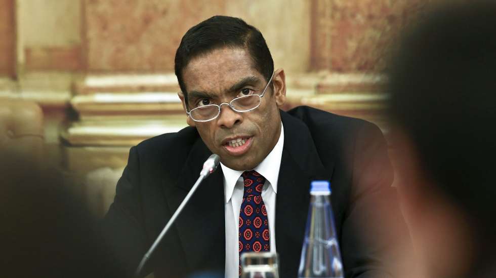 "O Ministério Público construiu uma casa começando pelo telhado e nunca se preocupou em construir as fundações", diz um documento subscrito pelos sete advogados de Sobrinho