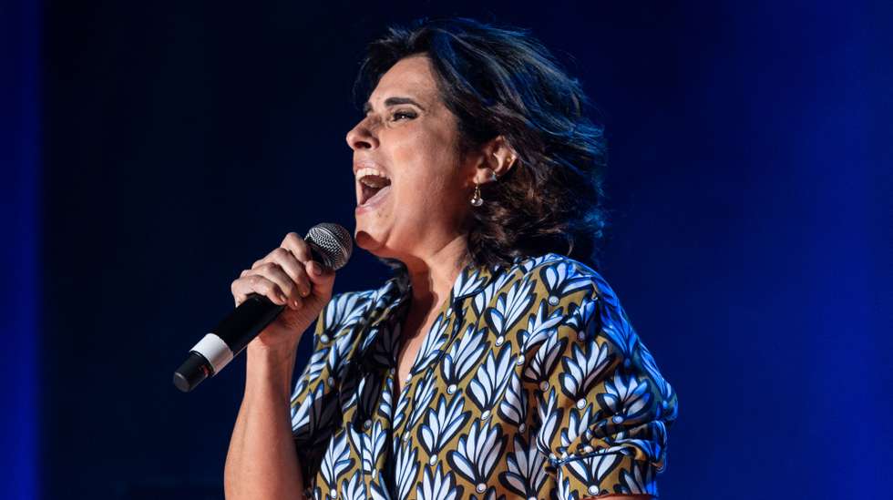 O álbum de Cristina Branco "Mulheres de Abril" é constituído por oito canções, todas compostas por José Afonso, seis delas também com líricas de sua autoria e duas sobre poemas de Luís de Camões