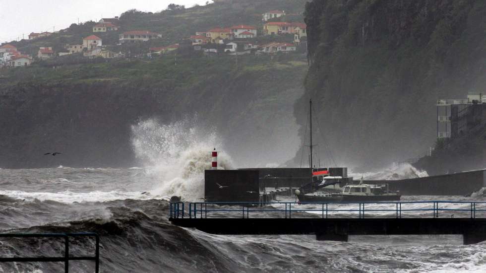 Em relação ao estado do mar, a ondulação será de 2 a 3 metros na costa norte da ilha da Madeira