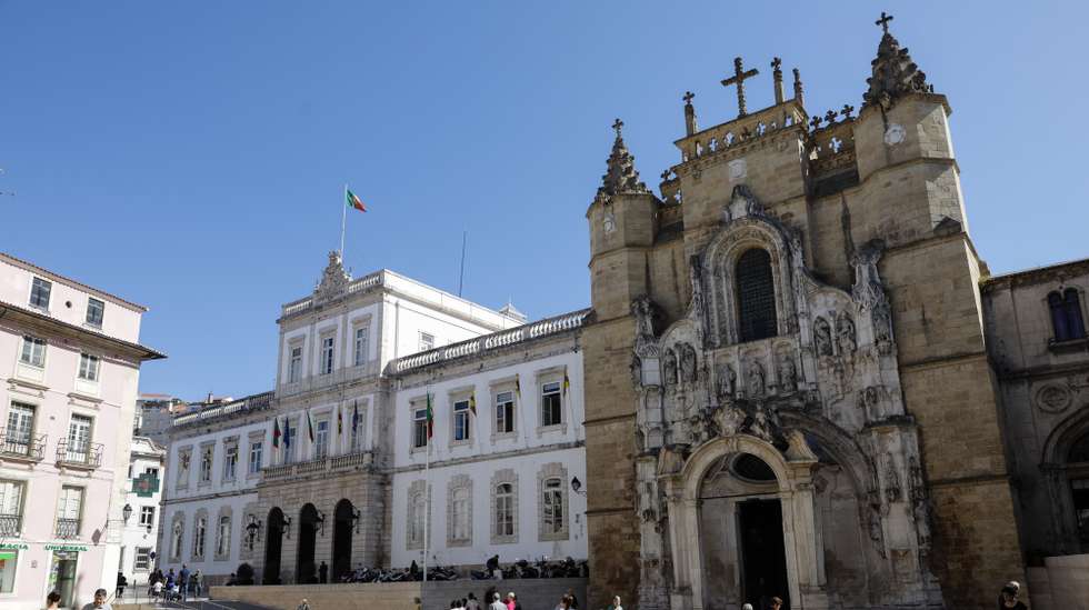 Edifício da Câmara Municipal de coimbra e Igreja de Santa Cruz, em Coimbra 12 de setembro de 2017. PAULO NOVAIS/LUSA