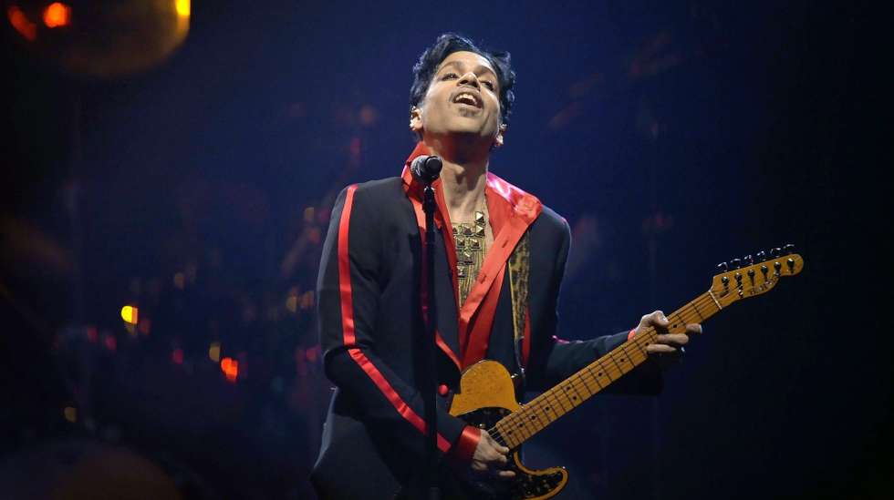 epa05342863 (FILE) A file picture dated 08 November 2010 of US musician Prince, during his concert at the Sportpaleis in Antwerp, Belgium. Officials on 02 June 2016 announced that Prince died from an accidental overdose of the synthetic opiate fentanyl. The legendary musician died on 21 April 2016 at his Paisley Park residence in Minnesota, USA, at the age of 57.  EPA/DIRK WAEM BELGIUM OUT *** Local Caption *** 52715296