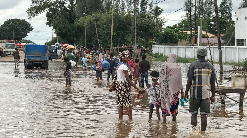 O ciclone Gombe provocou 11 mortes em Moçambique indica um balanço provisório hoje divulgado pelas autoridades moçambicanas, em Nampula, Moçambique, 12 de março de 2022. A tempestade Gombe chegou à costa moçambicana na madrugada de sexta-feira na categoria de ciclone intenso com chuva torrencial e vento de 165 quilómetros por hora, com rajadas superiores a 200 km/hora. ANDRÉ CATUEIRA/LUSA