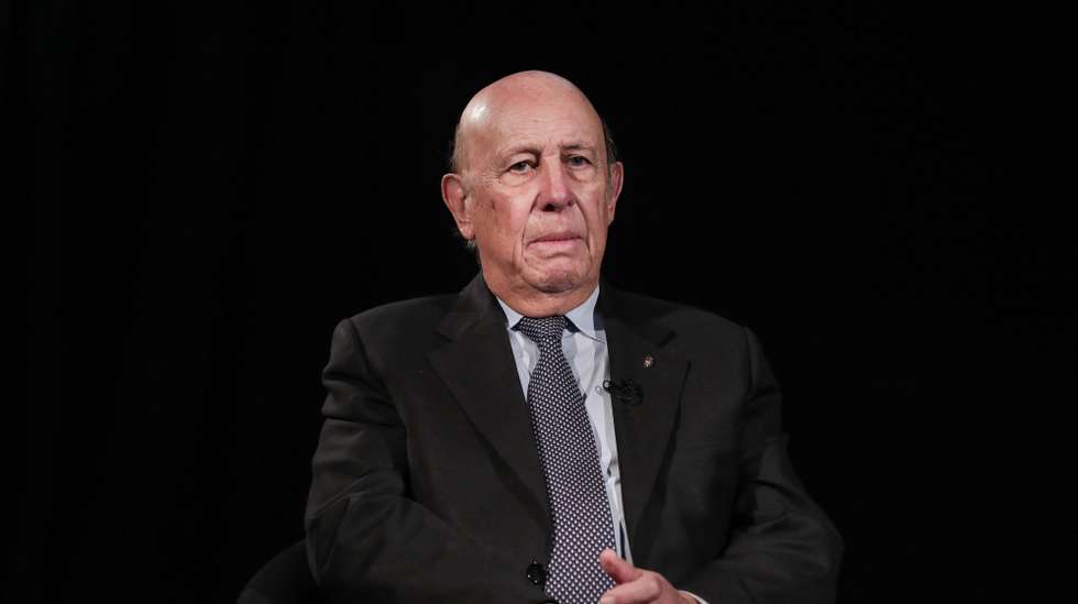O último governador português de Macau, Vasco Rocha Vieira, durante uma entrevista à Lusa no âmbito do 20.º aniversário da passagem da administração de Macau de Portugal para a China, na sede da Lusa, em Lisboa, 06 de dezembro de 2019. O ex-governador de Macau, Vasco Rocha Vieira disse, em entrevista à Lusa, que 20 anos depois da transição da administração do território para a China, o mais "importante" manteve-se, a continuidade da política e a "identidade", aspetos fundamentais para o seu futuro. (ACOMPANHA TEXTO DO DIA 15 DE DEZEMBRO DE 2019). MÁRIO CRUZ/LUSA