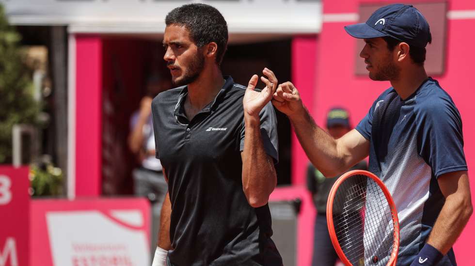 A dupla de tenistas portuguesa Nuno Borges e Francisco Cabral passou à final de pares do Estoril Open 2022, após derrotar a dupla composta por Jamie Murray e Michael Venus por 6/2 e 8/4, 30 de abril de 2022 no Estoril. TIAGO PETINGA/LUSA