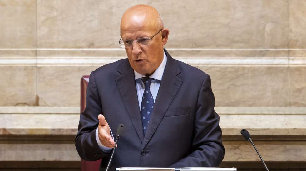 O presidente da Assembleia da República, Augusto Santos Silva, intervém durante a sessão solene evocativa dos 200 anos da aprovação da Constituição de 1822, na Assembleia da República, em Lisboa, 23 de setembro de 2022. JOSÉ SENA GOULÃO/LUSA