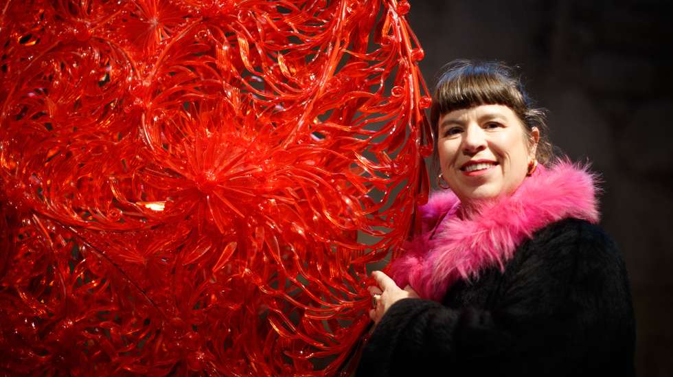 A artista plástica Joana Vasconcelos inaugura uma exposição com sete obras, entre as quais obras como "Pavillon de Vin" e "Coração Independente", na Quinta Quanta Terra em Favaios, 04 de março de 2022. PEDRO SARMENTO COSTA/LUSA