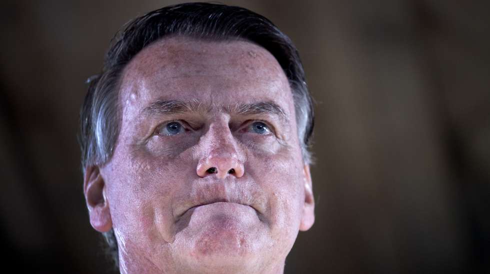 epa10441956 Former Brazilian President Jair Bolsonaro attends an event with members of the Brazilian community at the Majestic Life Church in Orlando, Florida, USA, 31 January 2023. Bolsonaro has applied for a six-month visitor visa to remain in the US, according to his lawyer Felipe Alexandre.  EPA/CRISTOBAL HERRERA-ULASHKEVICH