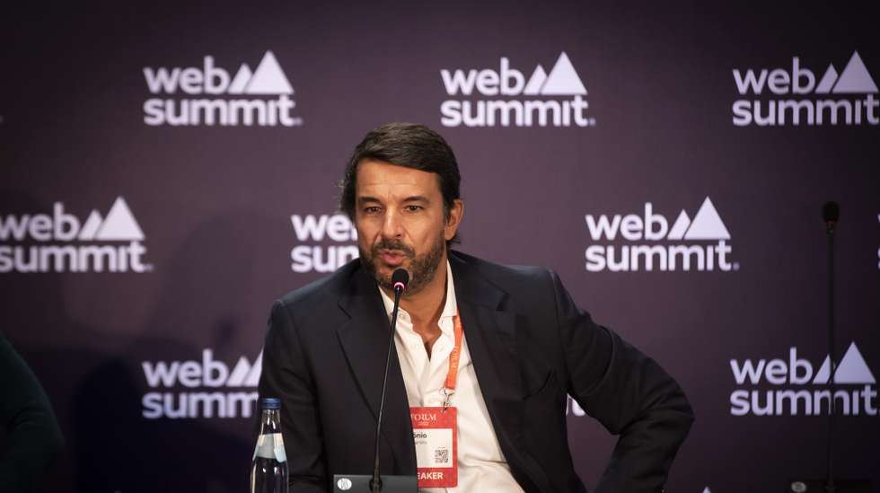 epa10285890 The CEO of Startup Portugal, Antonio Dias Martins, attends a press conference at Web Summit, Parque das Nacoes, Lisbon, Portugal, 04 November 2022. The Web Summit is considered the largest event of startups and technological entrepreneurship in the world, and takes place from 01 to 04 November in Lisbon.  EPA/JOSE SENA GOULAO