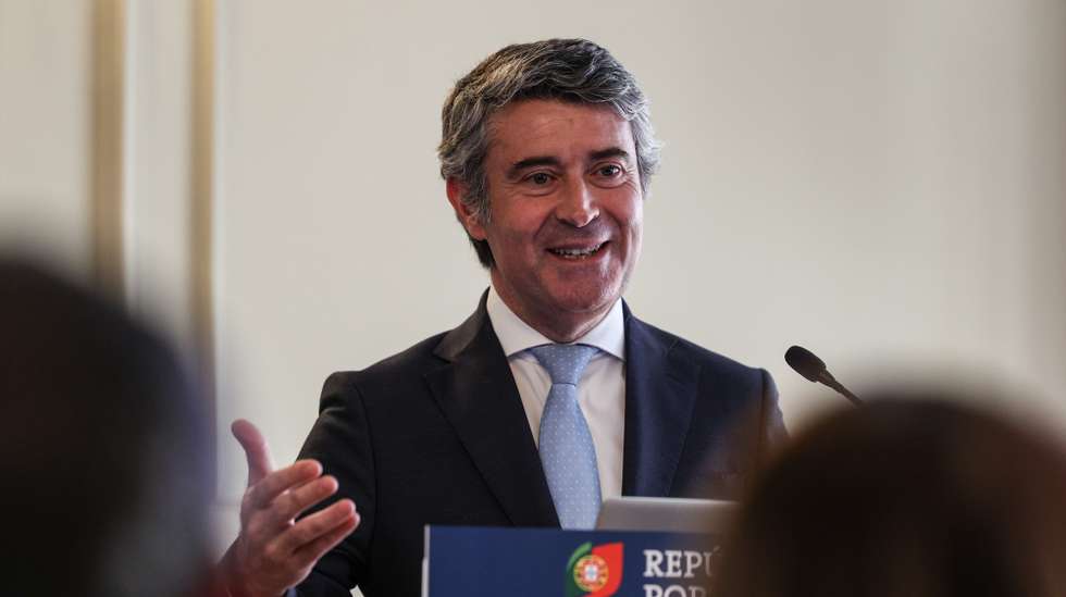 O ministro da Administração Interna, José Luís Carneiro, intervém durante a apresentação do Plano Verão IATA para 2023, no Ministério da Administração Interna, Lisboa, 05 de maio de 2023. MIGUEL A. LOPES/LUSA