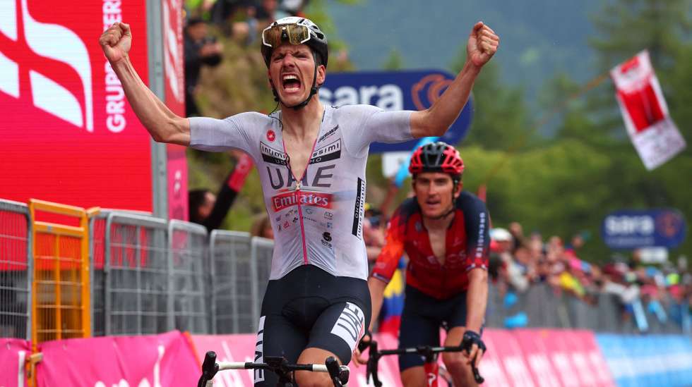 João Almeida ficou apenas com Geraint Thomas no ataque que fez nos últimos quilómetros e ganhou mesmo a 16.ª etapa, que deixou o inglês de novo na liderança
