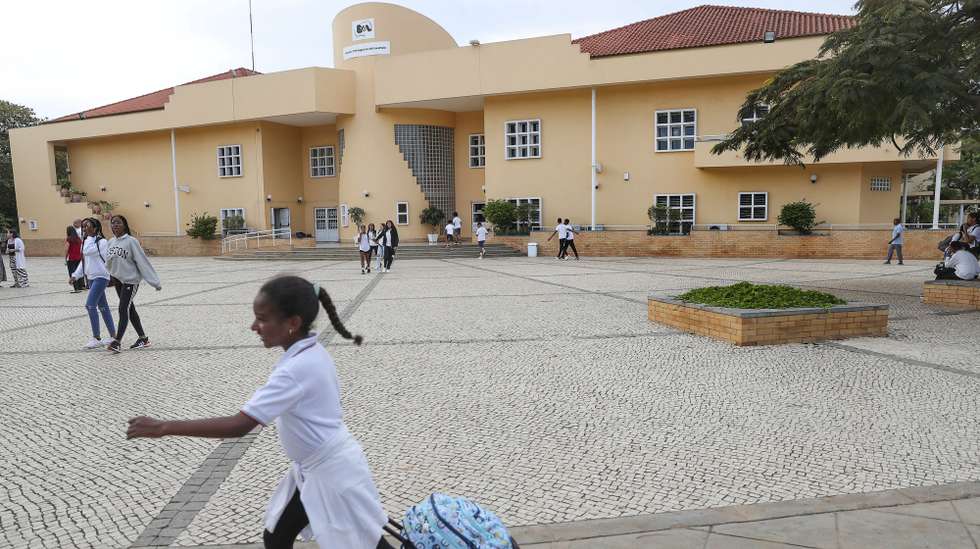 Crianças na Escola Portuguesa em Luanda que hoje foi visitada pelo ministro da Educação, João Costa, Luanda, 10 de janeiro de 2023.  AMPE ROGÉRIO/LUSA
