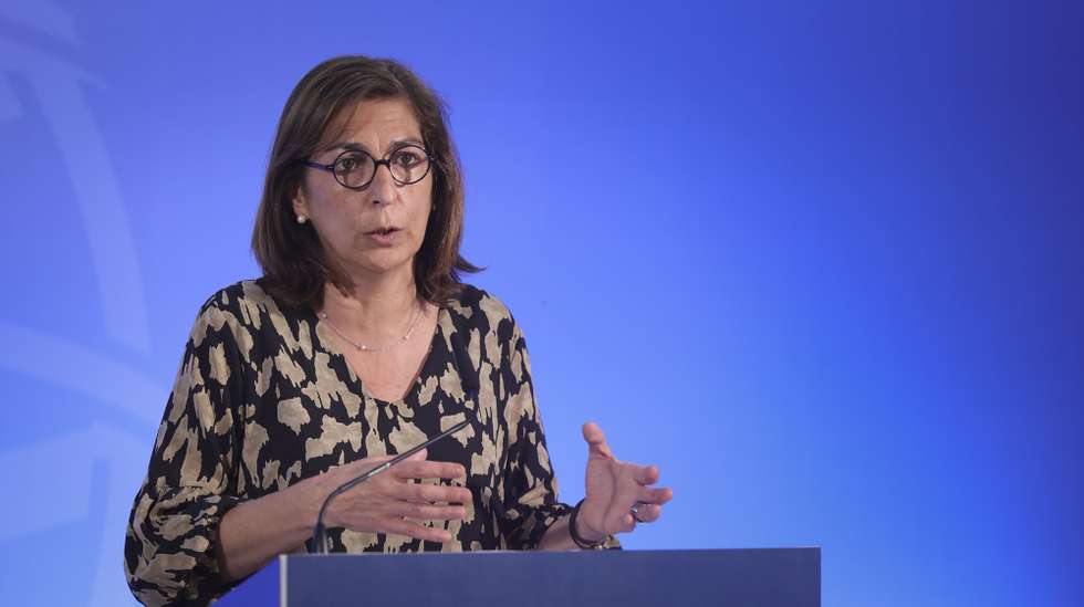 A ministra Adjunta e dos Assuntos Parlamentares, Ana Catarina Mendes, participa na conferência de imprensa no final da reunião do Conselho de Ministros no antigo ministério do Mar, em Oeiras, 29 de junho de 2023. MANUEL DE ALMEIDA/LUSA