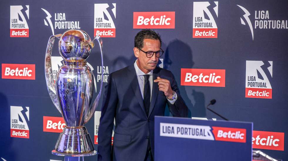O presidente da Liga Portugal, Pedro Proença, à chegada para a conferência de imprensa da Liga Portuguesa de Futebol Profissional sobre o acordo estabelecido com a Betclic, marca de apostas desportivas, que a torna "naming sponsor" da Liga, no Palácio do Governador, em Lisboa, 12 de julho de 2023. JOSÉ SENA GOULÃO/LUSA