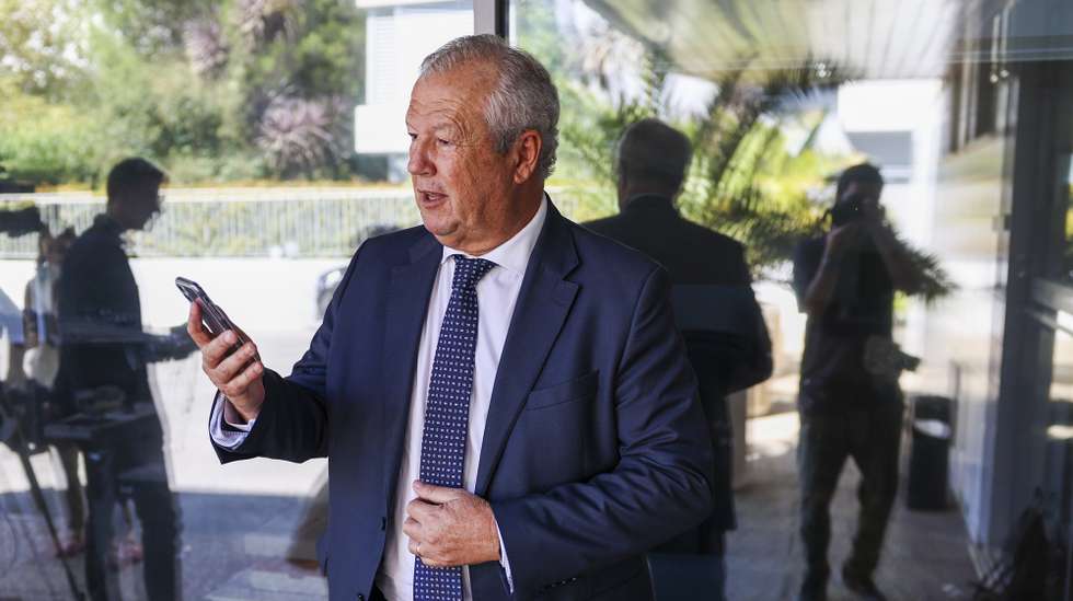 O presidente da Confederação de Turismo de Portugal, Francisco Calheiros, à chegada para a reunião da Comissão Permanente de Concertação Social, na sede do Conselho Económico e Social, em Lisboa, 13 de setembro de 2023. JOSE SENA GOULAO/LUSA