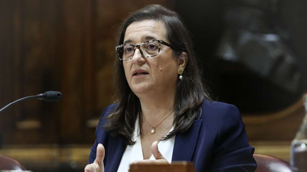 a atuação e as interpretações da diretora da Autoridade Tributária, (Helena Borges)