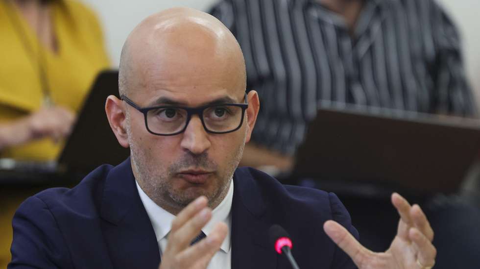 O ex-ministro das Finanças, João Leão, durante a audição na Comissão Parlamentar de Inquérito à Tutela Política da Gestão da TAP na Assembleia da República, Lisboa, 06 de junho de 2023.    MANUEL DE ALMEIDA/LUSA