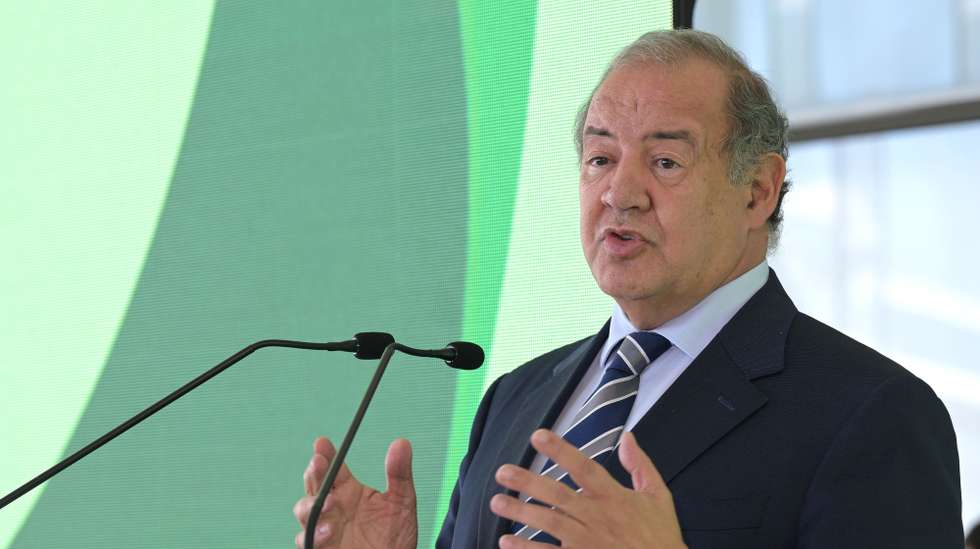O ministro da Economia e do Mar, António Costa Silva, discursa na sessão de apresentação das "4 Agendas Mobilizadoras da Saúde", no âmbito do Plano de Recuperação e Resiliência (PRR), Matosinhos, 02 de outubro de 2023. As quatro agendas mobilizadoras, aprovadas no âmbito do Plano de Recuperação e Resiliência (PRR), são: CiNTech, liderada pela Bluepharma Indústria Farmacêutica; a Health from Portugal, liderada pela Prológica – sistemas informáticos e dinamizada pelo Health Cluster Portugal; a Bio-Hub liderada pela Lx Bio – Pharmateucicals; e a SMARTgNOSTICS, liderada pela ALS Life Sciences Portugal AS. FERNANDO VELUDO/LUSA