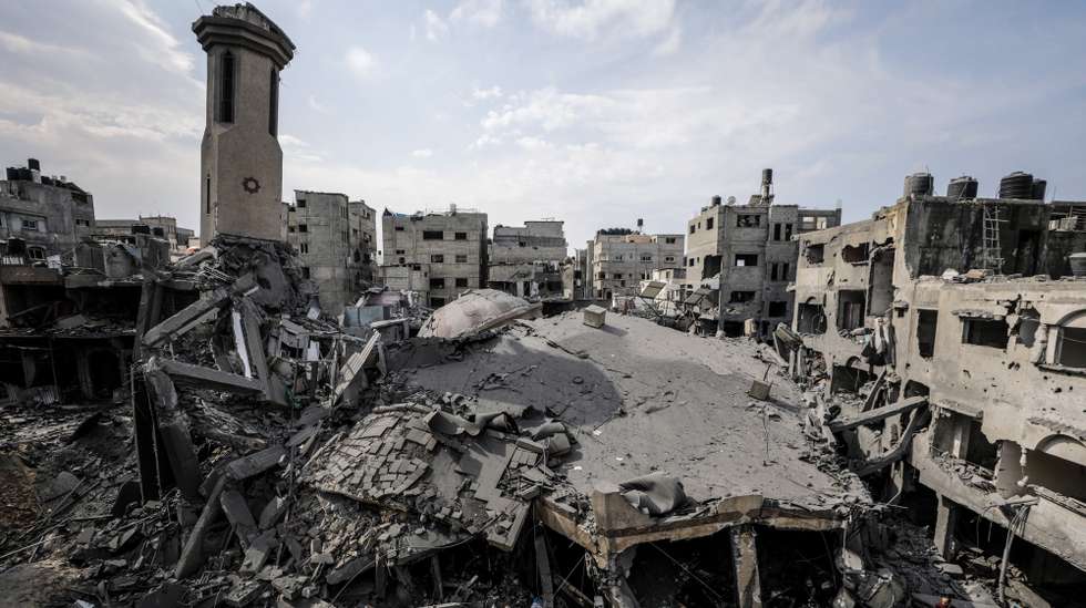 epaselect epa10909450 A general view shows the rubble of a destroyed mosque after Israeli air strikes in Gaza City, 09 October 2023. The Israeli army announced on 09 October, it carried out over 500 strikes on targets across the Gaza Strip overnight. Palestinian officials said almost 500 people were killed and over 2,700 were injured after Israel launched retaliatory raids and air strikes. An unprecedented attack on southern Israel on 07 October claimed by the Islamist movement Hamas killed more than 700 Israelis and left over 2,150 injured, the Israeli army said.  EPA/MOHAMMED SABER