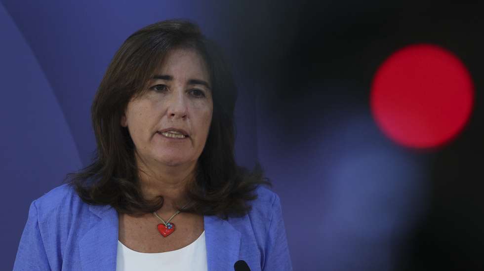 A ministra do Trabalho, Solidariedade e Segurança Social, Ana Mendes Godinho, fala aos jornalistas durante a conferência de imprensa para apresentação do Orçamento da Segurança Social para 2024, em Lisboa, 11 de outubro de 2023. ANTÓNIO COTRIM/LUSA
