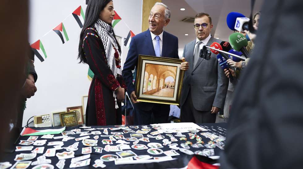 Israel: "Não deviam ter começado", diz Marcelo ao chefe da missão diplomática da Palestina