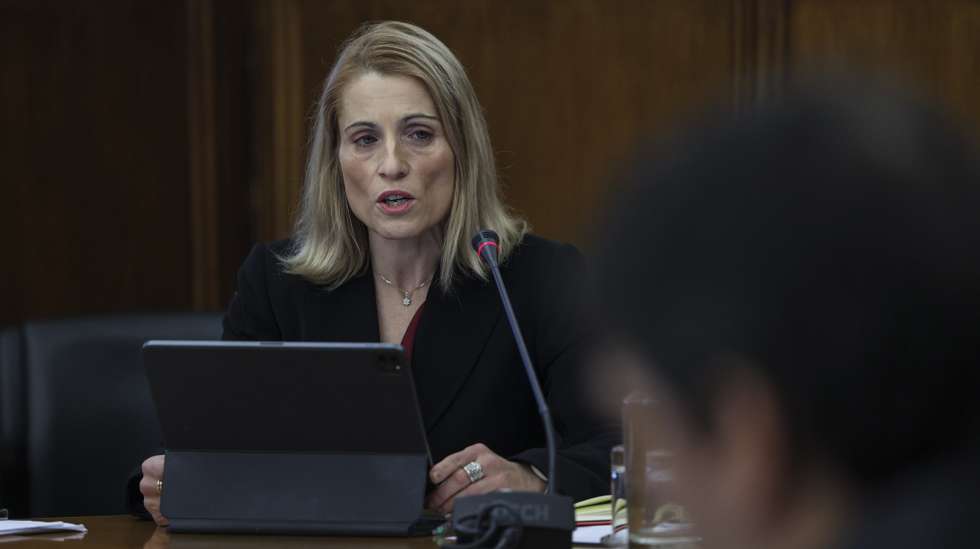 Sandra Maximiano, personalidade indigitada para o cargo de presidente do Conselho de Administração da ANACOM - Autoridade Nacional de Comunicações durante a sua audição perante a Comissão de Economia, Obras Públicas, Planeamento e Habitação, Assembleia da República, Lisboa, 30 de novembro de 2023. MIGUEL A. LOPES/LUSA