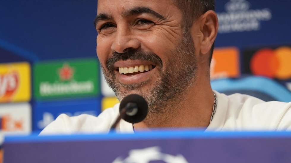 epa11023424 SC Braga's head coach Artur Jorge attends a press conference in Naples, Italy, 11 December 2023. SC Braga face SSC Napoli in a UEFA Champions League group C soccer match on 12 December.  EPA/CESARE ABBATE