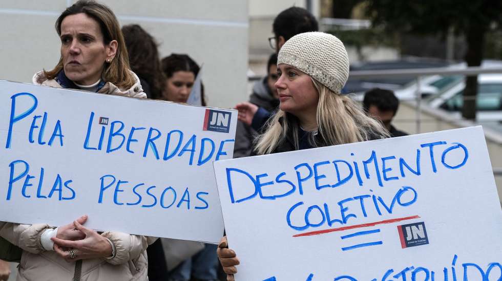 “Os trabalhadores dos títulos da Global Notícias"
