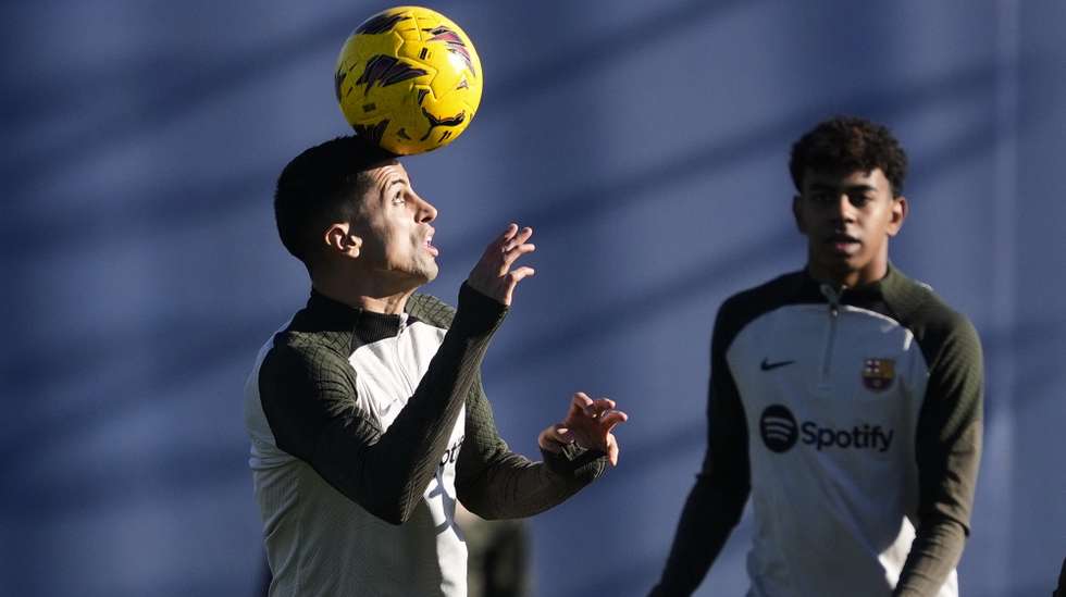 epa11030695 FC Barcelona's Portuguese defender Joao Cancelo attends a team's training session at club's sport complex in Sant Joan Despi, Barcelona, Spain, 15 December 2023. The team prepares for the upcoming LaLiga game against Valencia CF on 16 December.  EPA/Alejandro Garcia