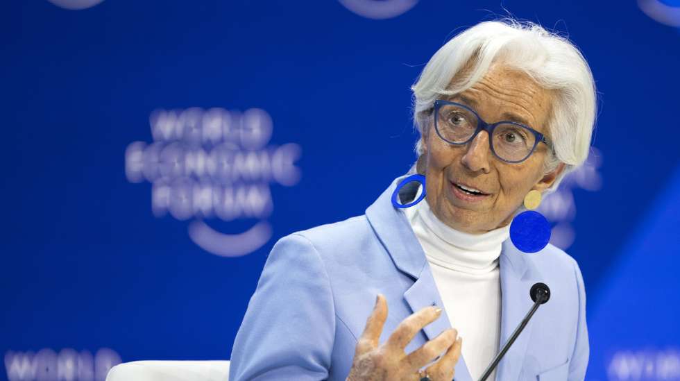 epa11089261 Christine Lagarde, President of the European Central Bank, speaks during a plenary session in the Congress Hall on the closing day of the 54th annual meeting of the World Economic Forum (WEF) in Davos, Switzerland, 19 January 2024. The meeting brings together entrepreneurs, scientists, corporate and political leaders in Davos under the topic 'Rebuilding Trust' from 15 to 19 January.  EPA/GIAN EHRENZELLER