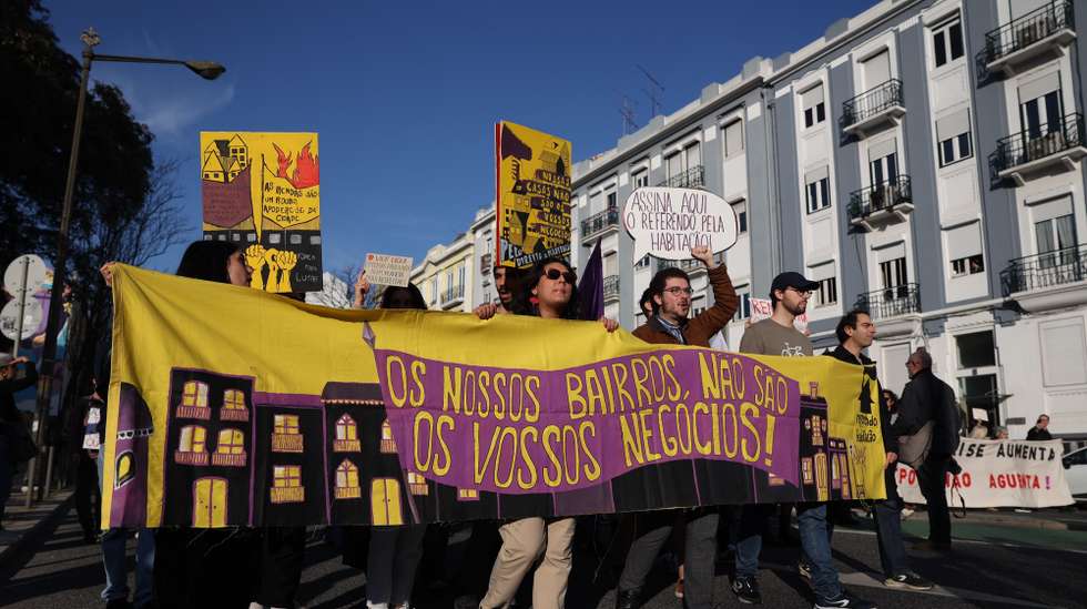 Manifestações da plataforma 'Casa Para Viver', em defesa do direito à habitação, contra o agravamento da crise de habitação e contra aumento das rendas e a falta de resposta do Governo, esta tarde em Lisboa, 27 de janeiro de 2024 MIGUEL A.LOPES/LUSA