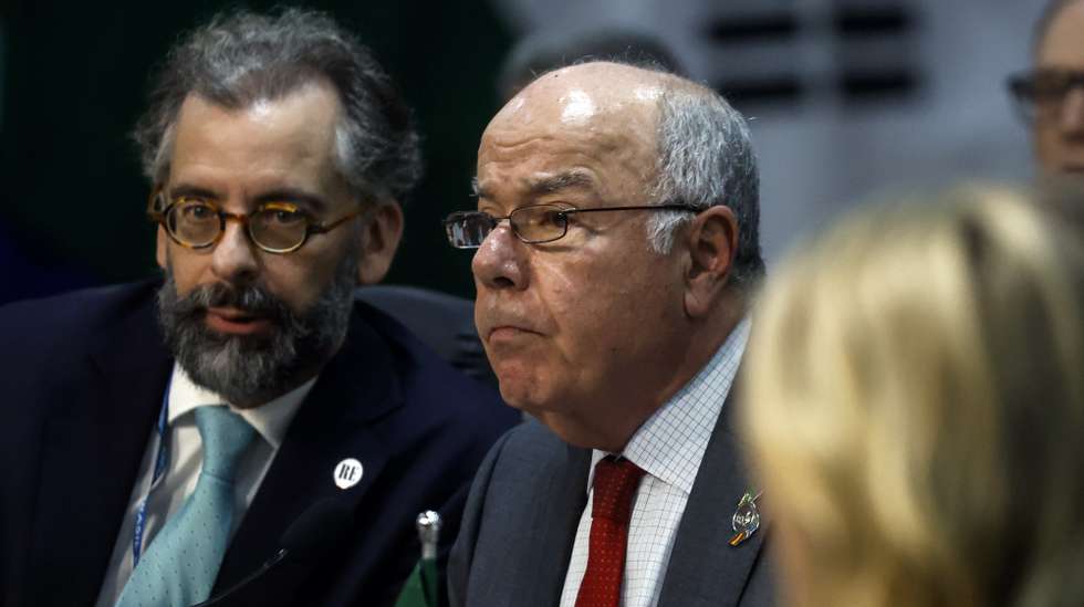 epa11170795 The Brazilian Foreign Minister Mauro Vieira presides over the opening of the G20 foreign ministers' meeting in Rio de Janeiro, Brazil, 21 February 2024. The meeting of foreign ministers of the G20, a forum made up of the world's largest economies, began in Rio de Janeiro with a call from Brazil for peace and cooperation. The foreign ministers will focus the discussions on the reform of multilateral organizations, one of the issues promoted by Brazil as president of the forum.  EPA/Antonio Lacerda