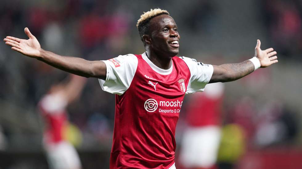 Bruma do Sporting de Braga festeja um golo contra o Estrela da Amadora durante o jogo da 24ª jornada a contar para a Primeira Liga de Futebol realizado no Estádio Municipal de Braga, 2 de março de 2024. HUGO DELGADO/LUSA