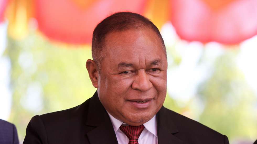 O ministro dos Negócios Estrangeiros, Bendito Freitas, durante a posse aos membros do IX Governo constitucional, Díli, Timor-Leste, 01 de julho de 2023. As 18 medidas para os primeiros meses do Governo foram anunciadas por Xanana Gusmão, “para responder às expetativas do povo e da sociedade timorense”, no discurso de tomada de posse, hoje no Palácio Presidencial, em Díli. ANTÓNIO SAMPAIO/LUSA