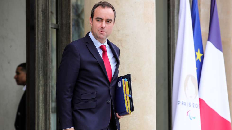 epa11218088 French Minister for the Armed Forces Sebastien Lecornu leaves the Elysee Palace at the end of the weekly cabinet meeting in Paris, France, 13 March 2024. The German interior minister attended this week's French cabinet meeting.  EPA/TERESA SUAREZ