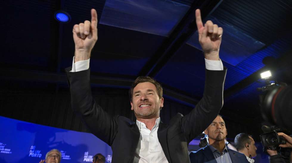 epa11305973 The new president of FC Porto, Andre Villas-Boas, reacts as he speaks to journalists and supporters after the results of the elections for the club's governing bodies were announced, at his campaign headquarters in Porto, Portugal, 27 April 2024. Former FC Porto coach Andre Villas-Boas is about to become the 34th president in the club's history, breaking Pinto da Costa's reign of more than four decades, following the highest participating election, with more than 26,000 voters.  EPA/FERNANDO VELUDO