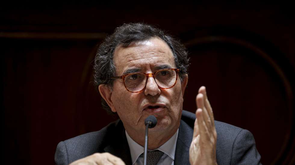O ministro Adjunto e Coesão Territorial, Manuel Castro Almeida, intervém durante a sua audição perante a Comissão de Poder Local e Coesão Territorial a requerimento do grupo parlamentar do Chega, na Assembleia da República, em Lisboa, 28 de maio de 2024. FILIPE AMORIM/LUSA