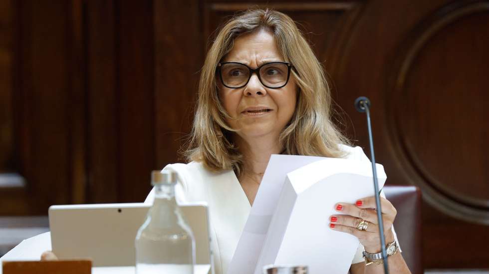 A ministra da Saúde, Ana Paula Martins, durante a sua audição na Comissão de Saúde, a requerimento do Partido Socialista (PS), para prestar esclarecimentos sobre a demissão anunciada do Diretor Executivo do Serviço Nacional de Saúde (SNS), na Assembleia da República, em Lisboa, 05 de junho de 2024. ANTÓNIO PEDRO SANTOS/LUSA