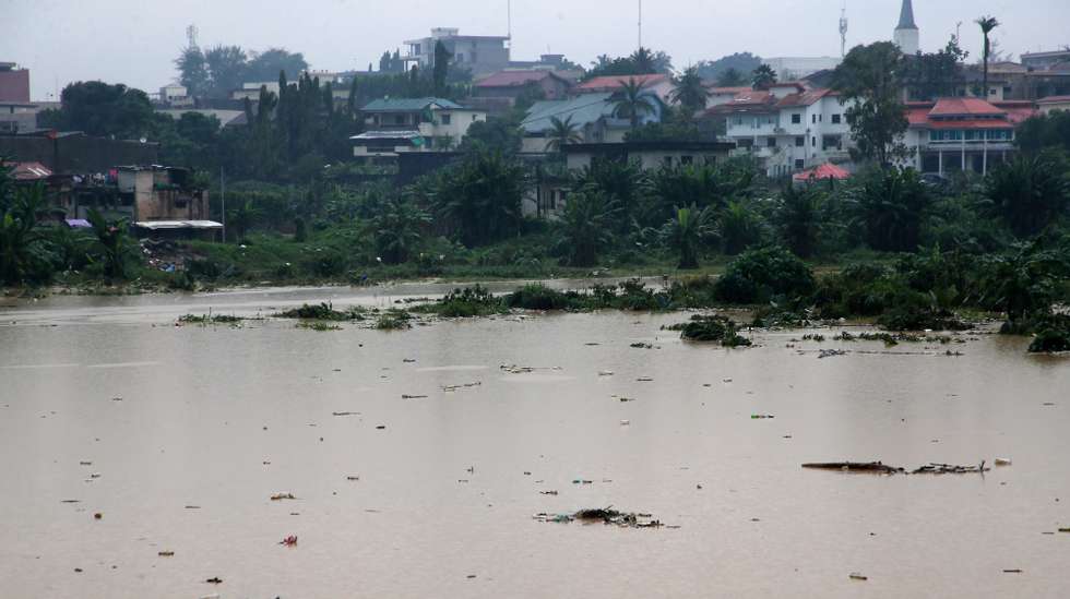 epa11410100 A view of a flooded area in Cocody after heavy rains in Abidjan, Ivory Coast, 14 June 2024. The city of Abidjan has been on high alert since 13 June 2024, as the rainy season with its associated risks has resumed. According to a provisional report from the Military Fire Brigade (GSPM), the severe weather has resulted in over 200 casualties so far.  EPA/LEGNAN KOULA
