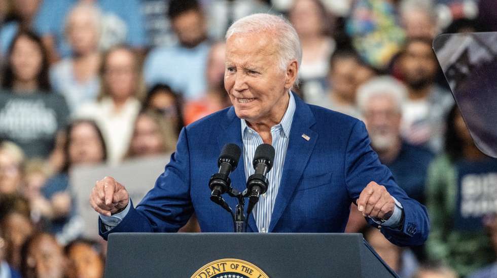 epa11443802 US President Joe Biden speaks to the crowd during a campaign event at the Jim Graham Building at the North Carolina State Fairgrounds in Raleigh, North Carolina, USA, 28 June 2024.  EPA/STAN GILLILAND