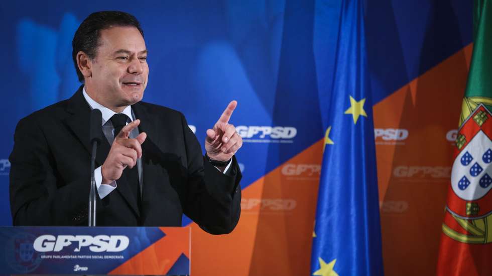 O presidente do Partido Social Democrata (PSD), Luís Montenegro, discursa durante o encerramento das jornadas parlamentares do partido dedicadas ao Estado da Nação, sob o lema “Portugal no bom caminho”, em Sintra, 02 de julho de 2024. RODRIGO ANTUNES/LUSA