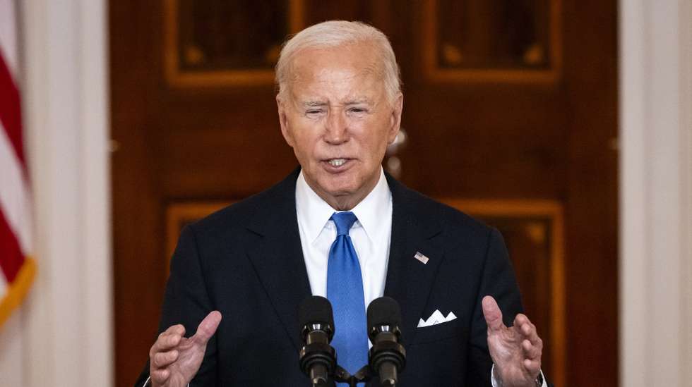 epa11451533 US President Joe Biden delivers remarks about the US Supreme Court Presidential Immunity ruling for the Trump vs. United States case at the White House in Washington, DC, USA, 01 July 2024. The Court released their ruling which stated that a sitting president has immunity from criminal liability for actions taken while in office that are deemed Official Acts.  EPA/SAMUEL CORUM / POOL